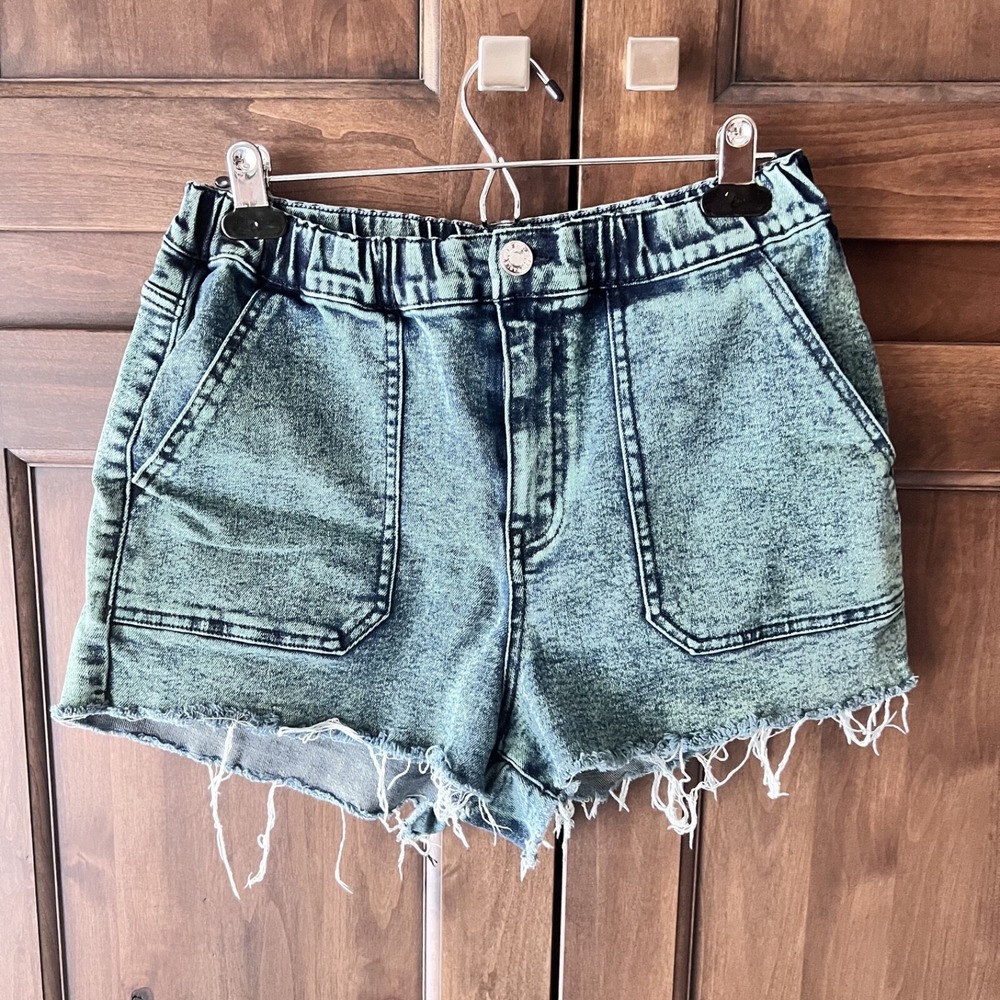 Wild Fable-Raw Edge High Rise Stonewashed Denim Jean Shorts Size M